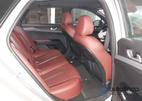 2023 Kia K5 Gt-Line z USA, uszkodzony, nr VIN 5XXG64J29PG189745